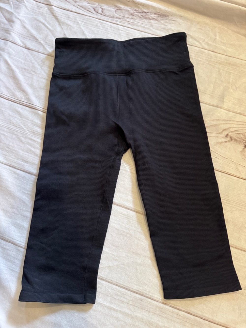 Fabletics ribbed crop capri legging